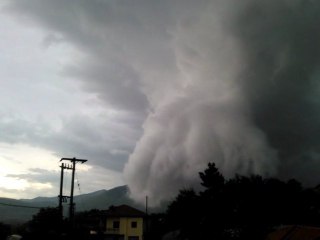 ΕΝΤΥΠΩΣΙΑΚΟ ΣΥΝΝΕΦΟ !!! ΣΤΗΝ ΞΗΡΟΛΙΜΝΗ ΚΟΖΑΝΗΣ.