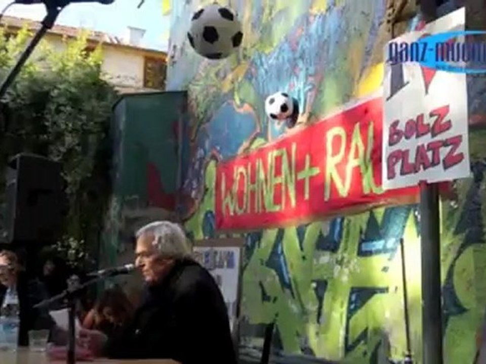 Kabarettist Dieter Hildebrandt live vom Bolzplatz Corneliusstraße zum Thema Fußball