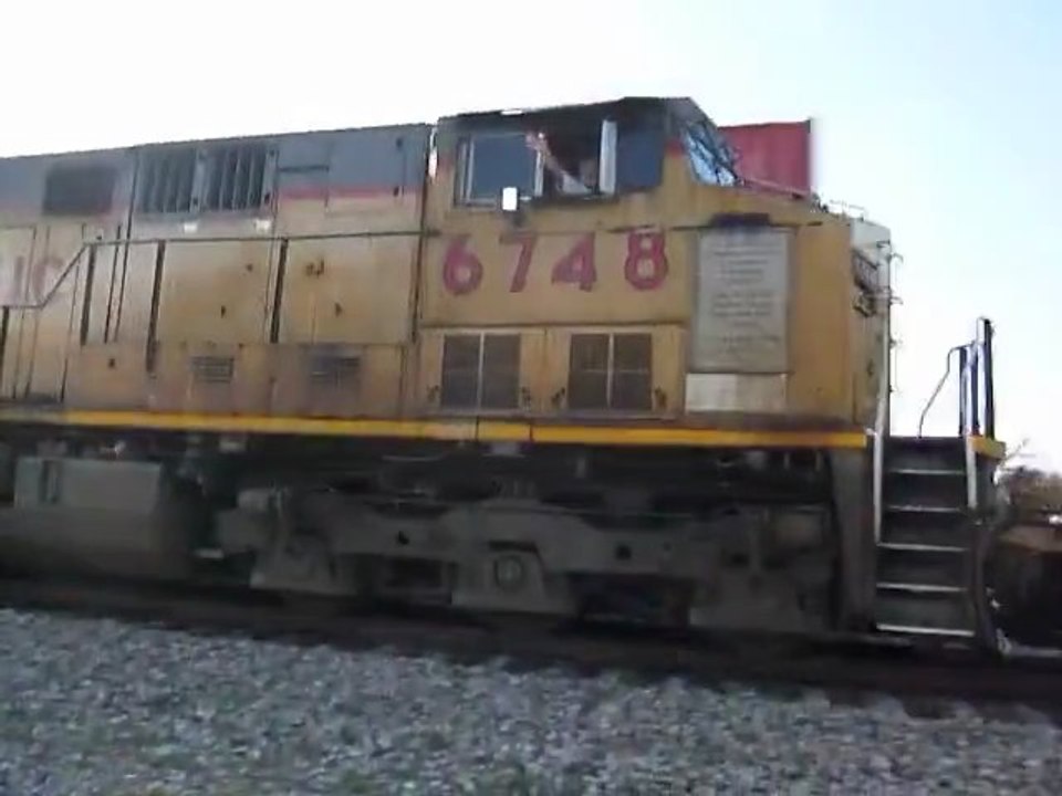 1st train i got on 10-1-12, (UP 6748 AWARD)