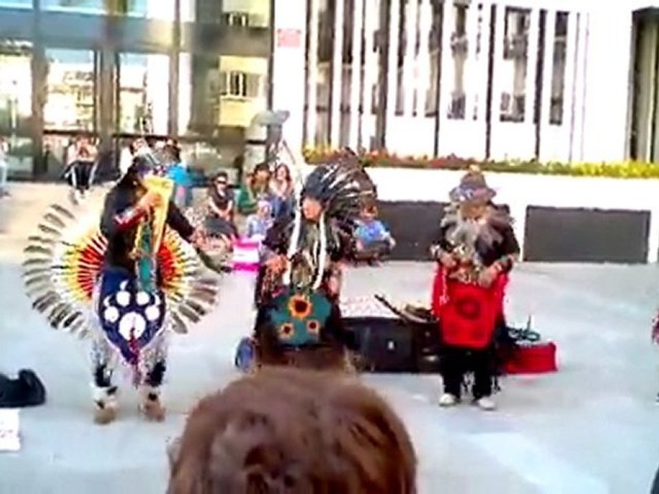 İzmir'de kızılderili müzik grubu