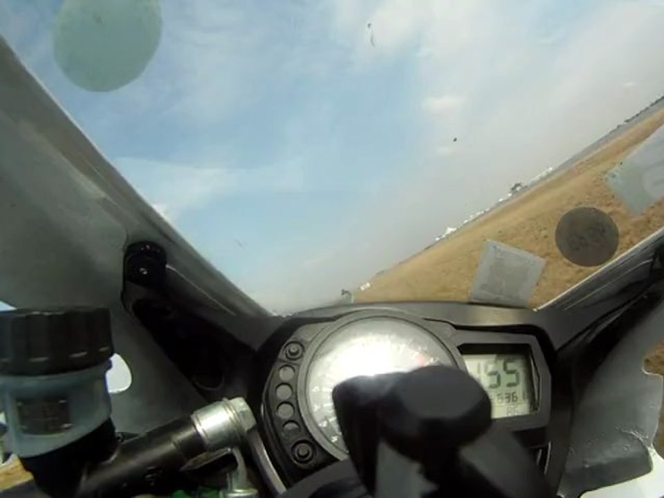 GOPR0 1000 gsxr k7 a fontenay le comte le 22/09/12 session confirmer.