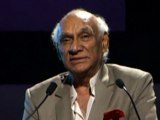 Yash Chopra Diagnosed With Dengue, Admittted In ICU - Bollywood News [HD]