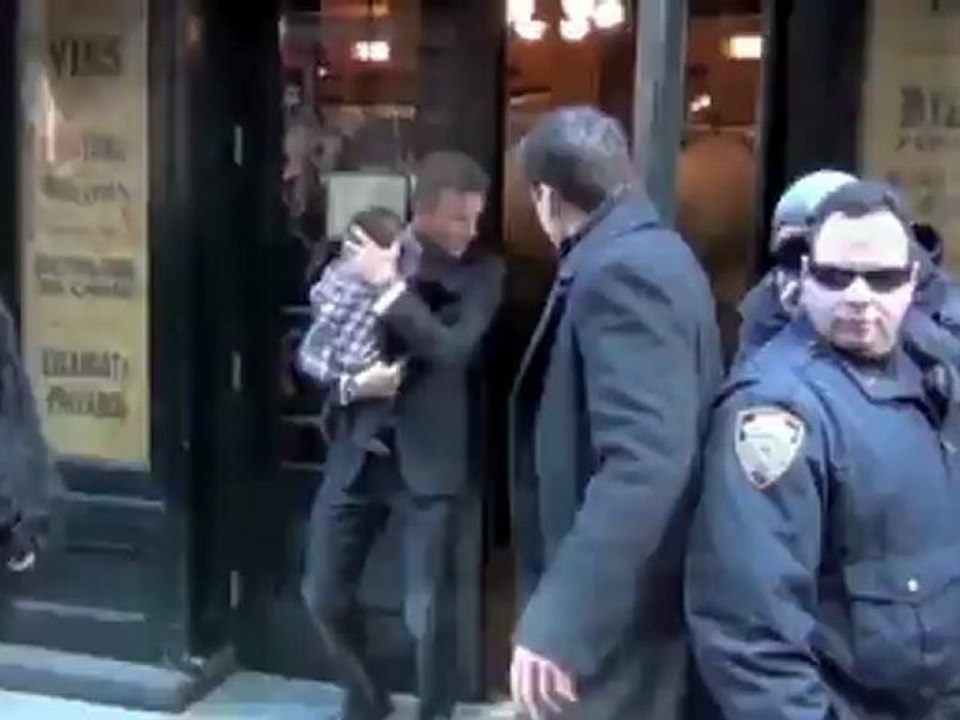 Celebrity Bytes: Beckham's Enroll Baby at Ballet School