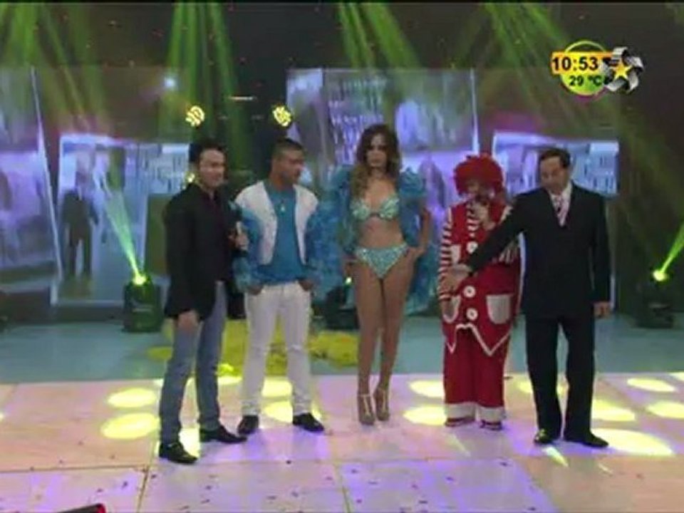 Angy Enamorada Baila en premios Fama