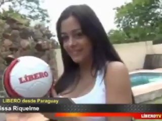 Larissa Riquelme ile futbol dersleri