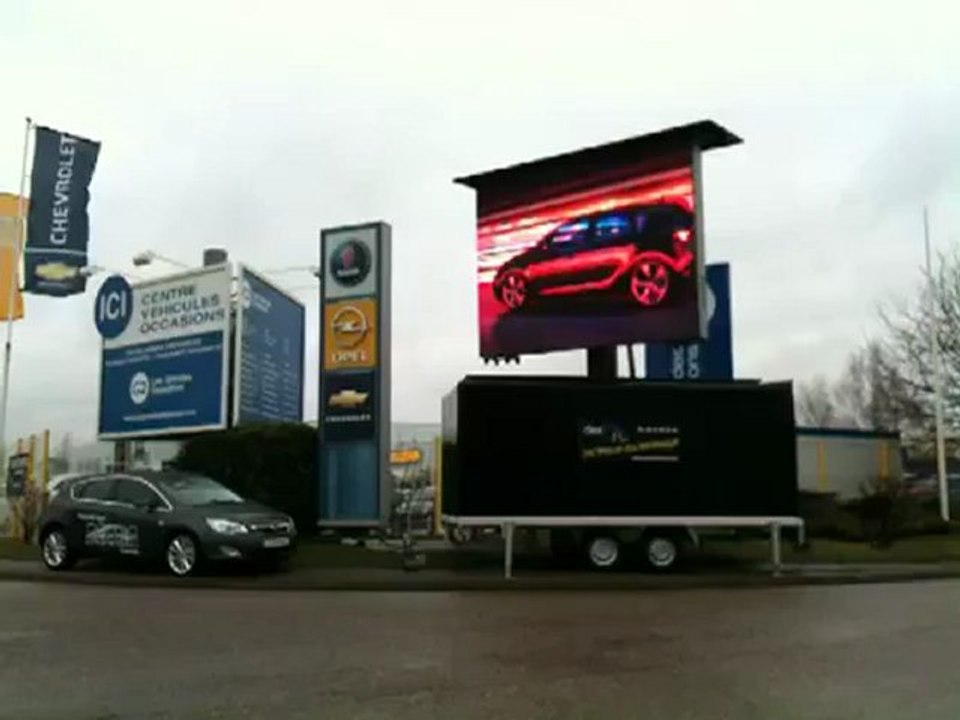 DesCinés - Ecran géant à LED - Concession Opel