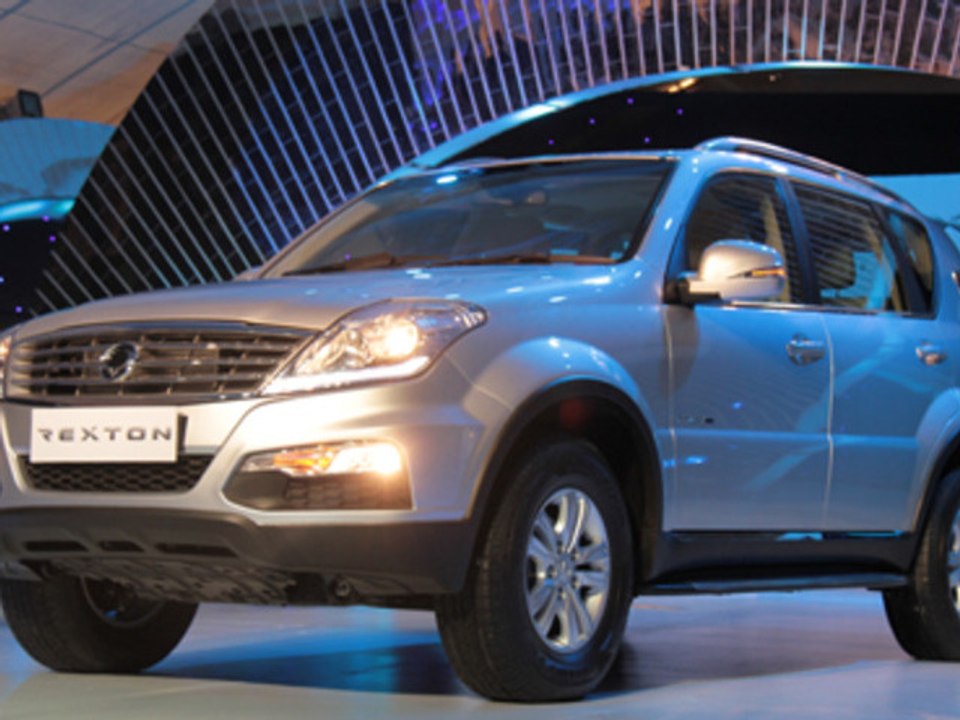 Mahindra Ssangyong Rexton W SUV Launched | Walkaround Video