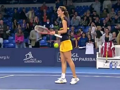 Petkovic shuffles into second round