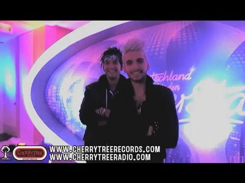 Bill and Tom's Video Message for CherrytreeRecords.com с русскими субтитрами