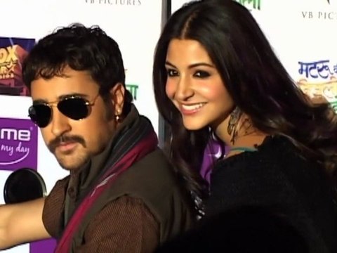 Anushka Sharma Finds Imran Khan Hottest In 'Matru Ki Bijlee Ka Mandola' - Bollywood News [HD]