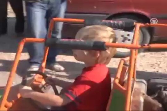 Çiftçi, kendi otomobilini yaptı