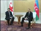 Aliyev, Saakaşvili'yi resmi törenle karşıladı