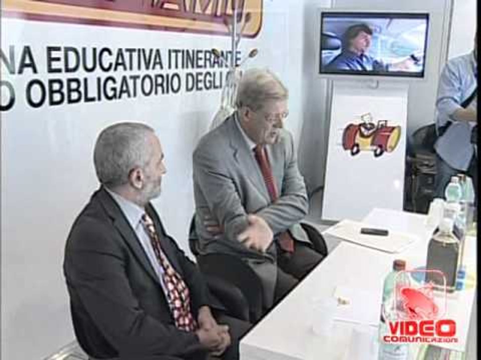 Napoli - CircOLIamo, la raccolta degli oli usati (16.10.12)