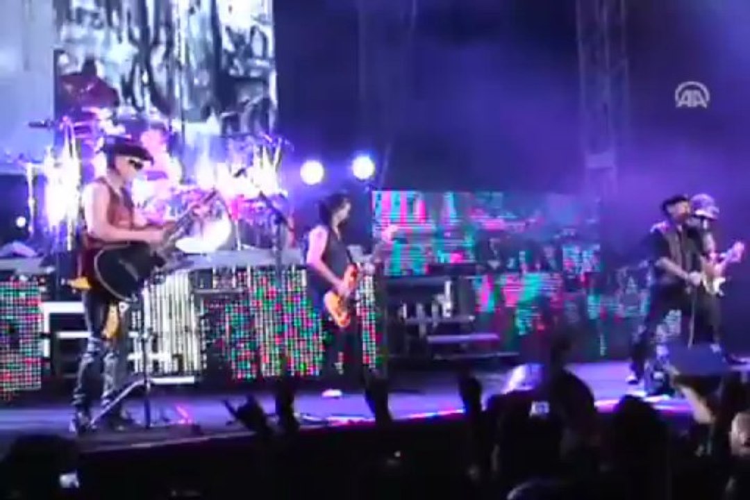 Efsane grup, İzmir'de konser verdi