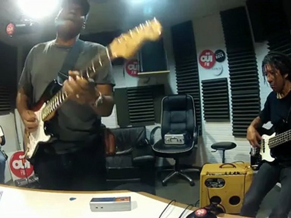 Robert Cray - Bobby Parker Cover - Session Acoustique OÜI FM