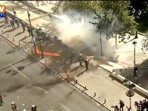 Grèce : cocktails molotov contre la police en marge d'une manif anti-rigueur