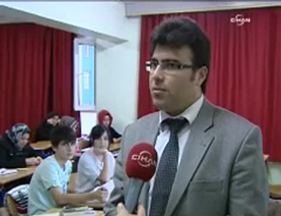 Liseliler Uygurca öğreniyor