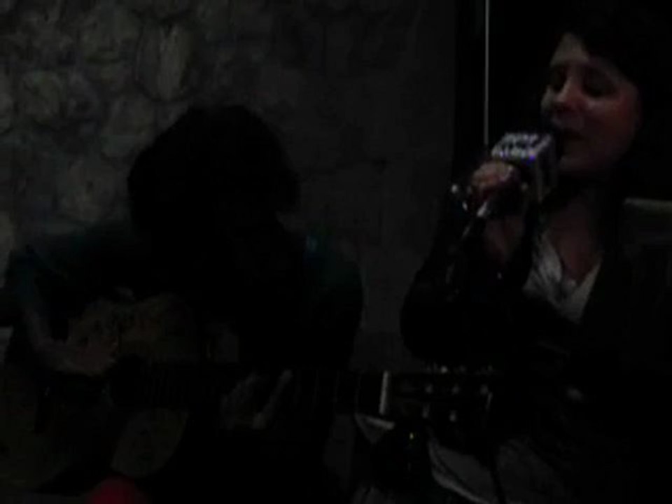 Surprise pour Maeva lors des dédis du Showcase