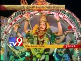 Devotees throng temples on occassion of Dussera