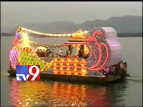 President Pranab, PM Manmohan and Sonia at Dussehra celebrations - Part 1