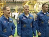 [ISS] Final Fit Checks for Astronauts in Soyuz TMA-06M Ahead of Launch
