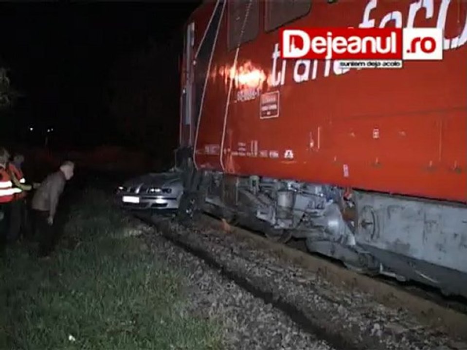 masina lovita de tren dejeanul.ro