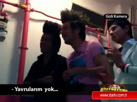 Annen Evde Mi Kamera Arkası - Hayrettin ' den | kekillicivideo.com