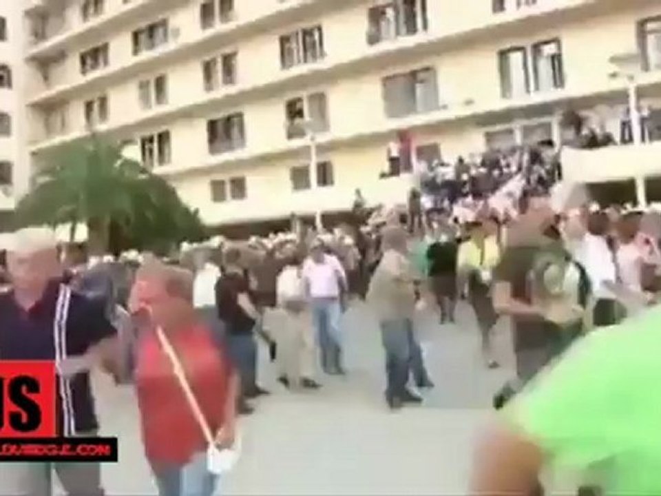 Clashs entre forces anti-émeutes et manifestants au Ministère de la Défense grec - 4 Oct.2012