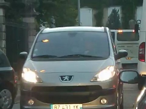QUAND UN BUS TOMBE EN PANNE DEVANT LE COLLEGE GEROME A VESOUL
