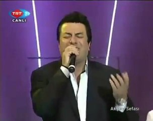 Esra İçöz & Coşkun Sabah~  Kapın Her Çalındıkça