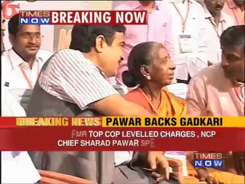 Sharad Pawar backs Nitin Gadkari