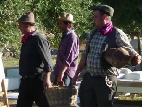 Justin Timberlake and Jessica Biel Enjoy Pre-Wedding Drinks at Italian Country Retreat