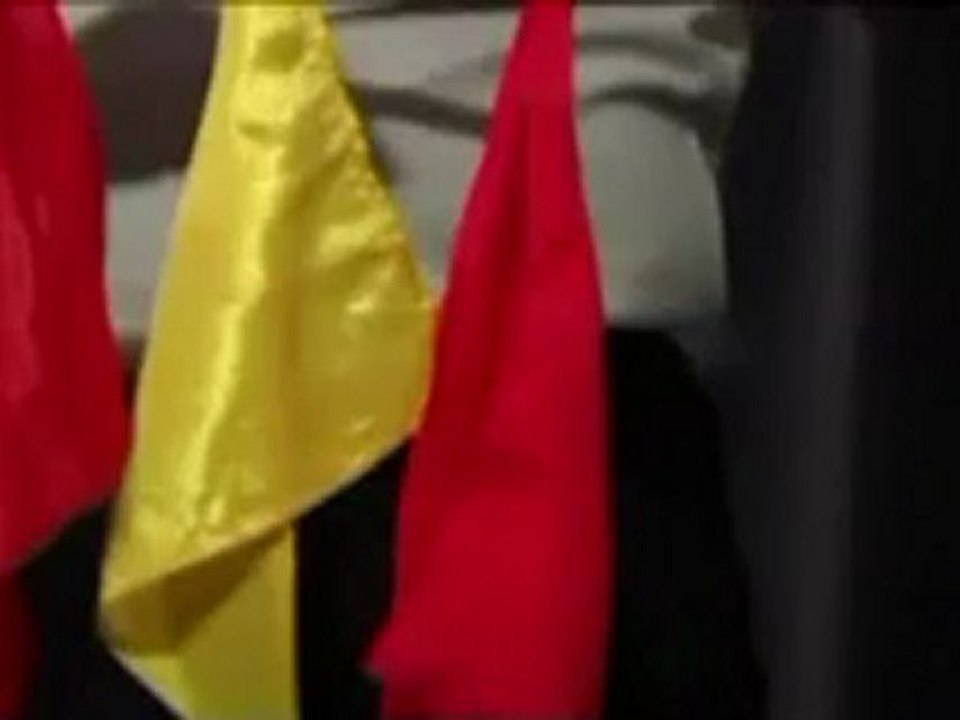 Acrobatic Silks by Uday - Magic Trick