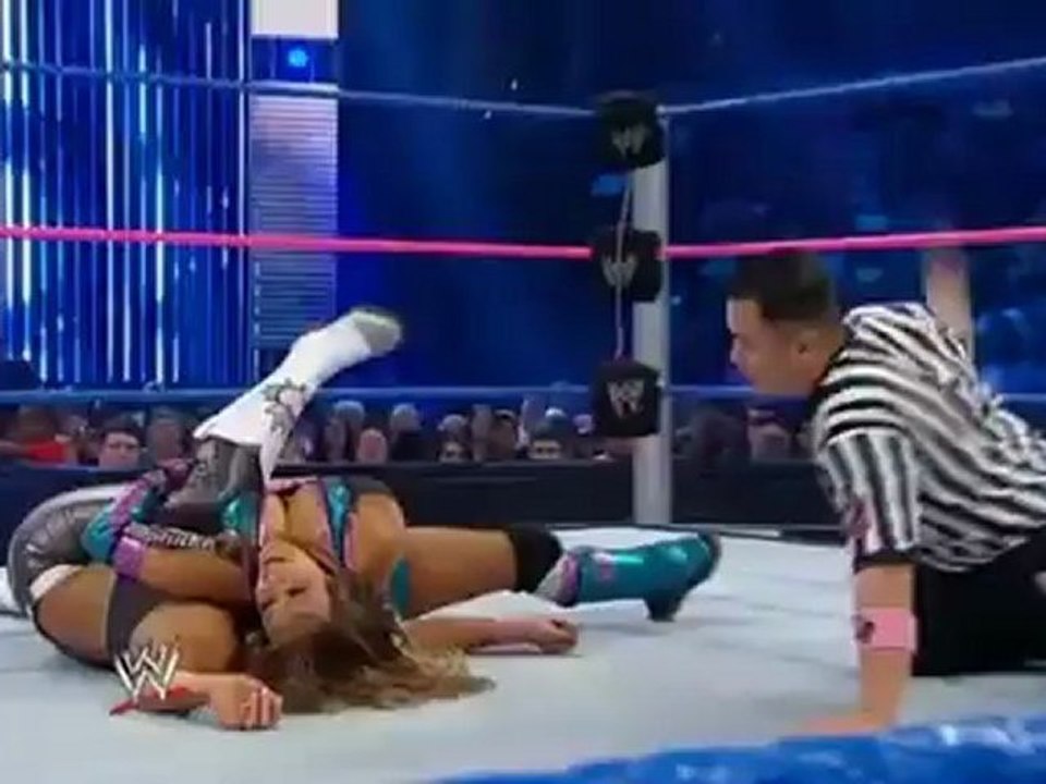 Layla Vs. Natalya - WWE Smackdown 10/19/12