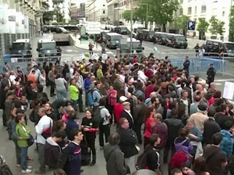 El Gobierno estudia prohibir grabar a la Policía