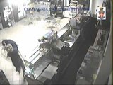 Marsciano (PG) - Rapina bar di Castiglione della Valle, barista sventa il colpo (19.10.12)