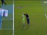 Chris Kirkland attaqué par un supporter de football