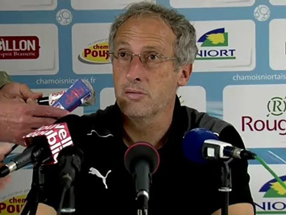 Conférence de presse Chamois Niortais - Havre AC : Pascal GASTIEN (NIORT) - Cédric DAURY (HAC) - saison 2012/2013