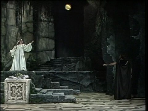 Norma / V. Bellini / Act 1 /Duet '' Vieni in Roma ''