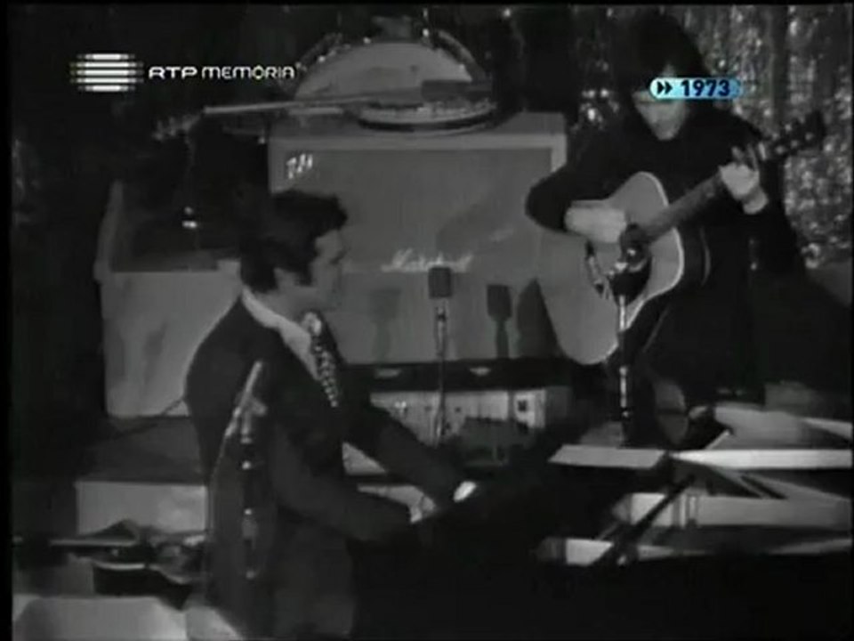Gilbert Becaud  Un Peu D' Amour et D' Amitié