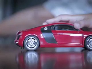 Descargar video: Vídeo: Los Audi R8 de Miguel Molina y Marc Gené introducen la Audi Driving Experience