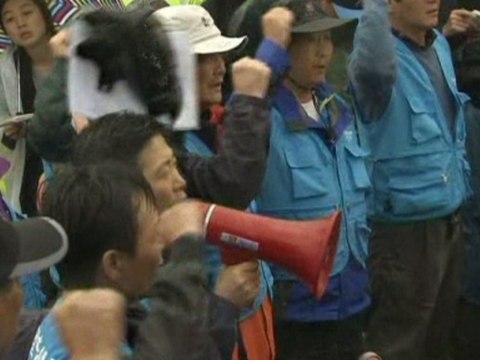 Activists banned from sending leaflets to North Korea