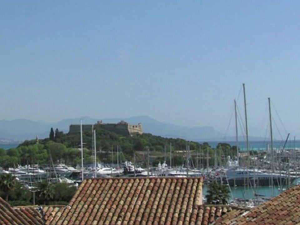 Vente appartement 3 pièces Antibes Centre ville - Vue port et montagnes - 83 m2