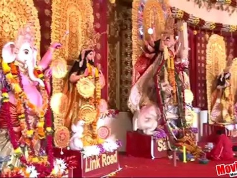 Amitabh Bachchan With Jaya Bachchan @ DN Nagar Durga Pooja