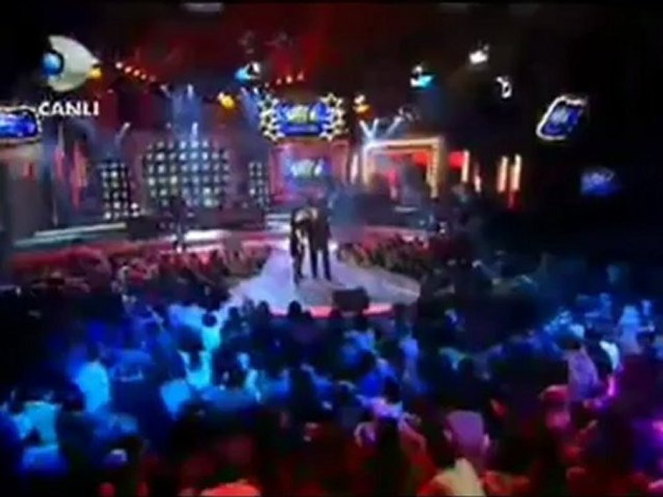 Beyaz show damar damar ustune Didem & Fırat (istanbul olmaz olsun)