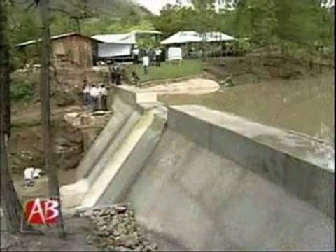Inauguración de Represa de Manzaragua, Güinope. Noticiero Abriendo Brecha, Canal 7. 18 de octubre del 2012.
