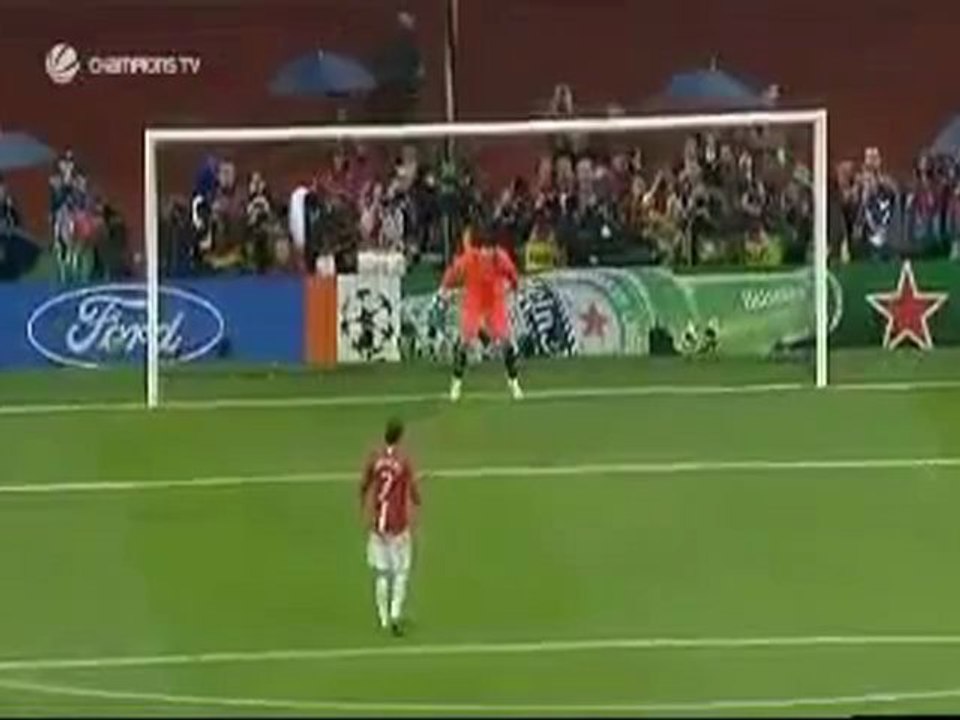 RONALDO Topsuz Penaltı :)
