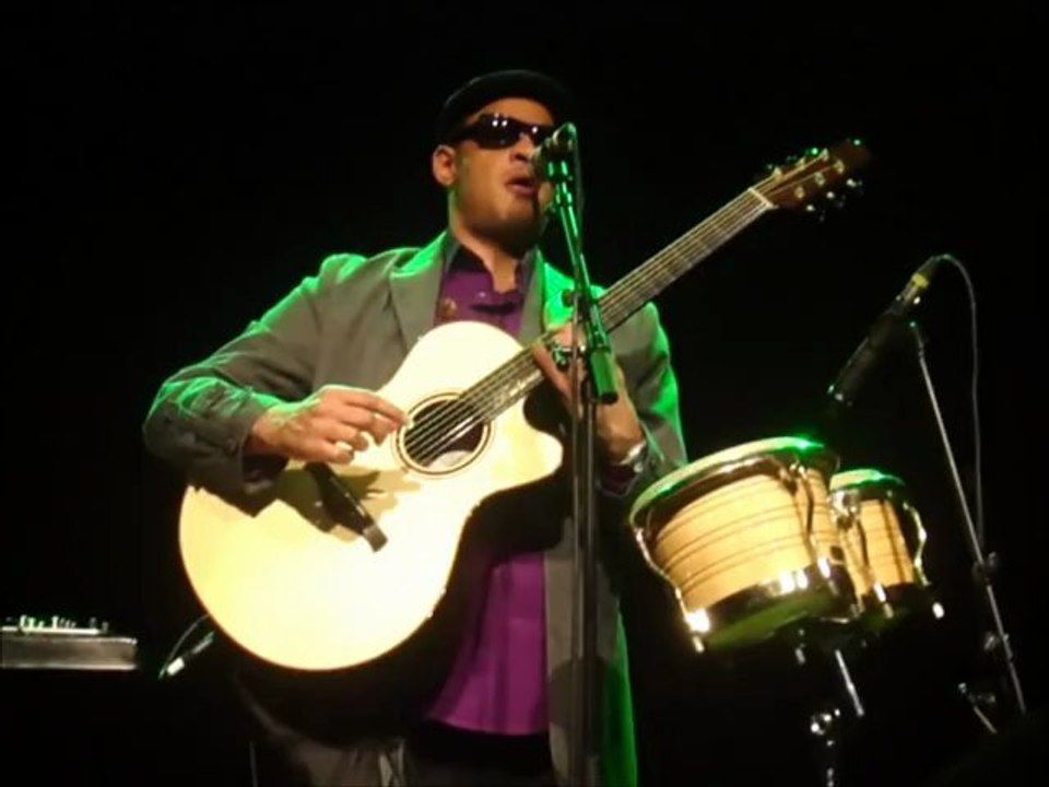 Raul Midon "mystery girl" aux cuizines(chelles77) le 21/10/2012