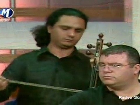 Al Yeşil Dökün Anneler Mezar Taşıma (Oktay Bora Ertuğrul)