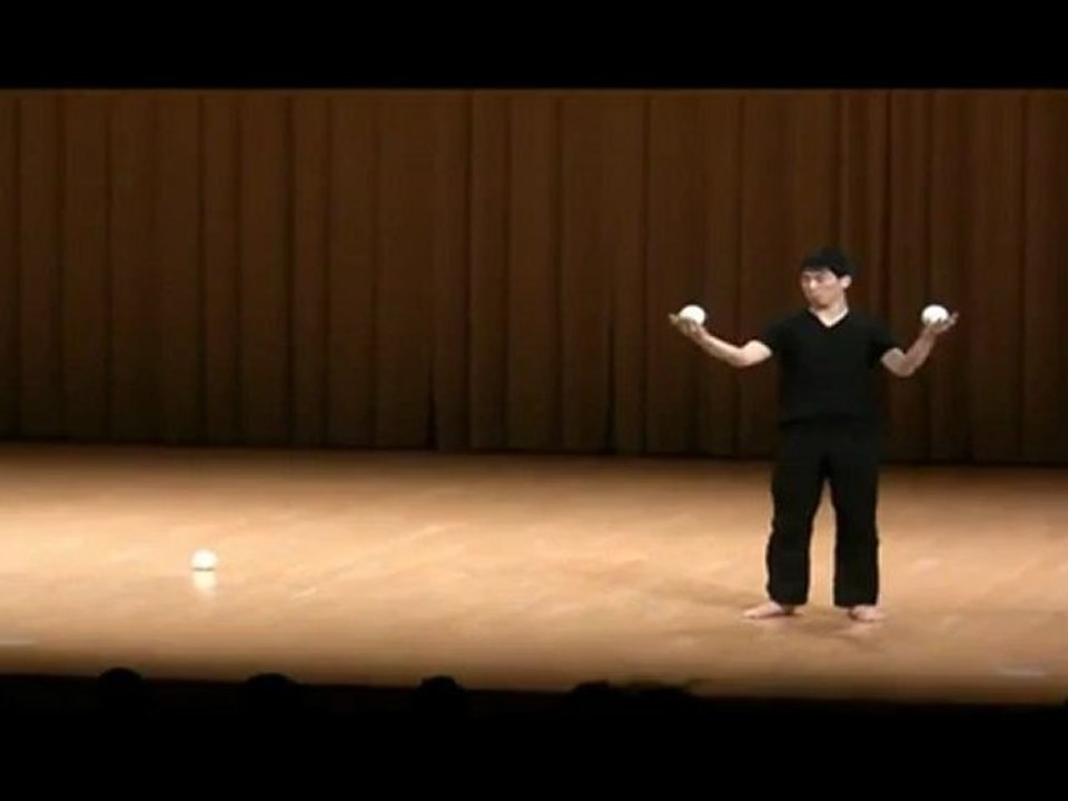 Akihiro Yanai - 2012 Japan Juggling Festival Championship (HD)